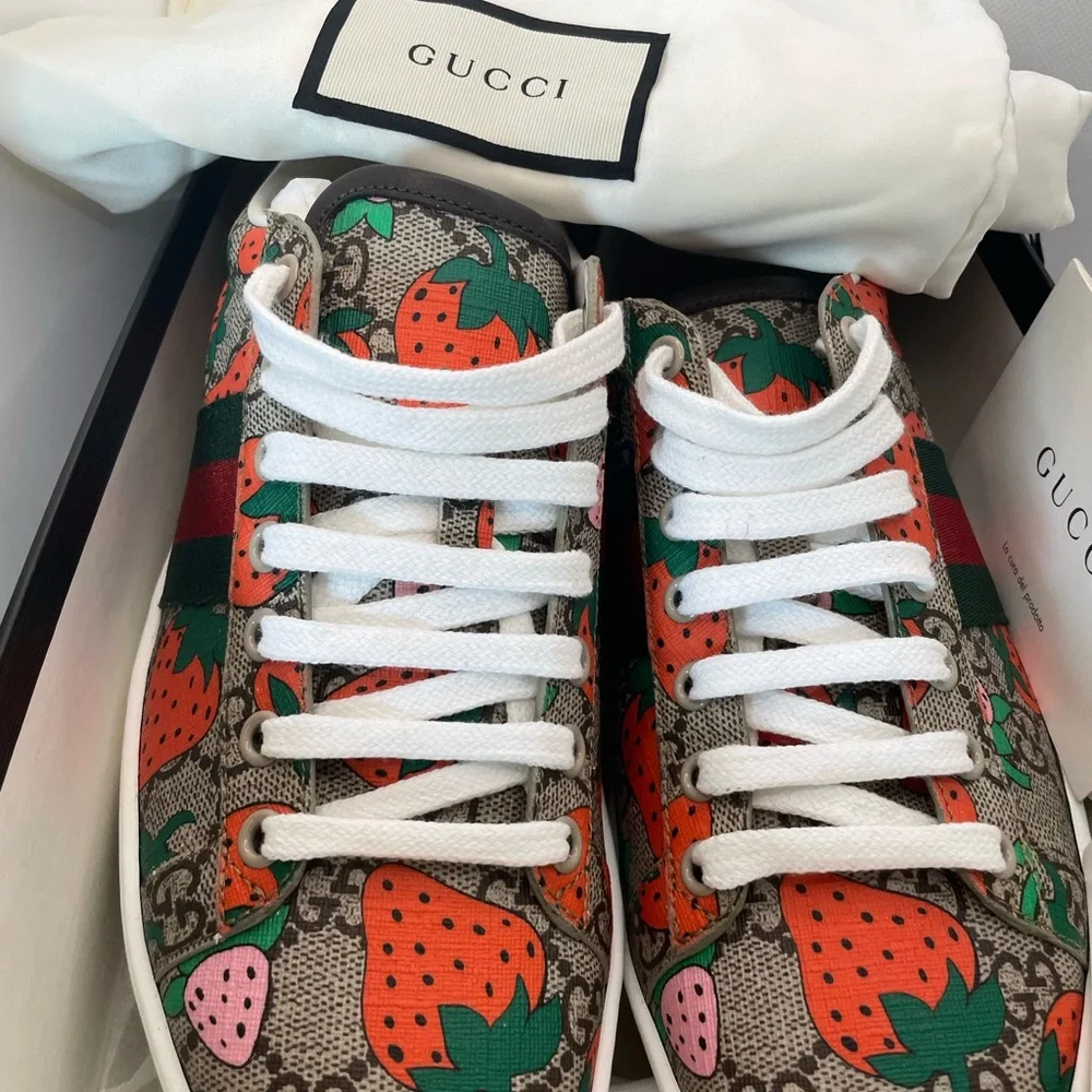 Authentic Gucci Strawberry Sneakers - Picture 5 of 8
